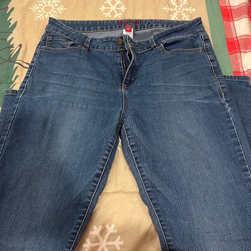 Elle Paris jeans